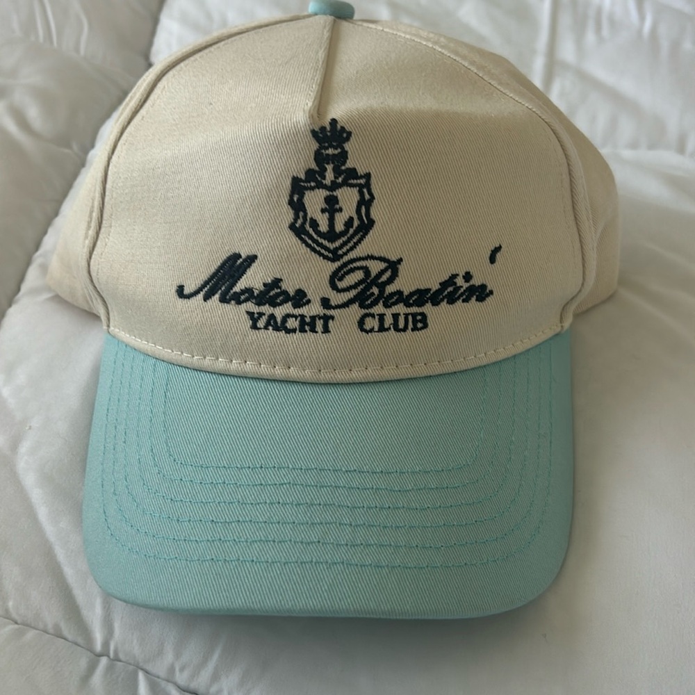 Motor Boatin yacht club hat